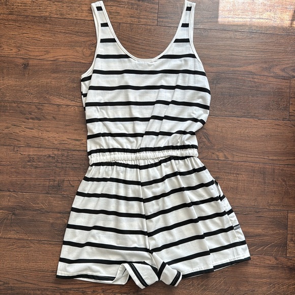 Amazon romper - Picture 3 of 3